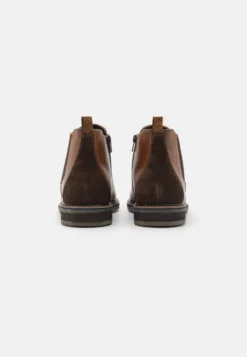 Pier One LeatherStivalettiBrown Uomo Stivaletti/Stivali PI912K0CK-O11 -Negozio online Pier One Italia 04ad7c9485e94ae285d4f78e5f05ca16 scaled
