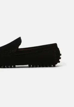 Pier One MocassiniBlack Uomo Scarpe Basse PI912C09J-Q11 13 Pier One MocassiniBlack Uomo Scarpe Basse PI912C09J-Q11 -Negozio online Pier One Italia 0cb2c4eaf95a4aa992a137965ccc091a scaled