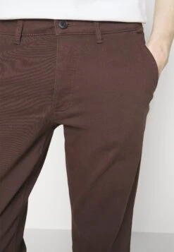 Pier One ChinoDark Brown Uomo Pantaloni PI922EA0O-O12 -Negozio online Pier One Italia 14a3817511584a53aef75e06eb0d9f10 scaled