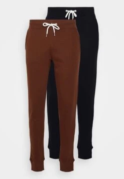 Pier One 2 PackPantaloni SportiviDark Brown/Black Uomo Pantaloni Sportivi E Joggers PI922E03K-O11 -Negozio online Pier One Italia 17cbdc15dae54209a614a5e23a9f01cb scaled