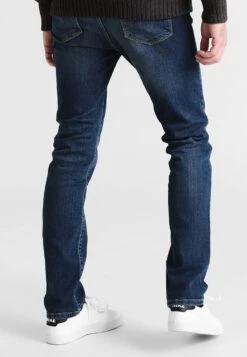Pier One Jeans A SigarettaWashed Dark Blue Uomo Jeans PI922GA0M-K11 -Negozio online Pier One Italia 19f71c5aa23e4aee8fbafd64cafceb95