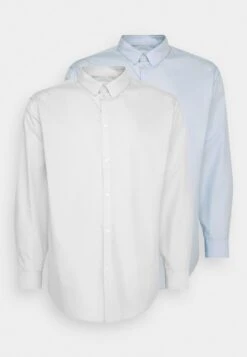 Pier One 2 Pack Camicia EleganteWhite/Light Blue Uomo Completi E Cravatte PI922D0EP-A11 -Negozio online Pier One Italia 1dcbc091ff00436fb7371d7394a1aa8f scaled