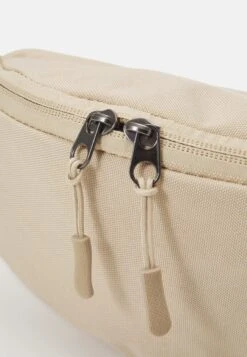 Pier One MarsupioBeige Uomo Borse PI954H02N-B11 -Negozio online Pier One Italia 235d61a2fd4c4f93b93bcb234f92ed6d scaled