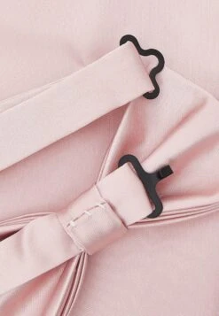 Pier One SetFazzoletti Da TaschinoLight Pink Uomo Cravatte E Accessori PI952R03B-J11 11 Pier One SetFazzoletti Da TaschinoLight Pink Uomo Cravatte E Accessori PI952R03B-J11 -Negozio online Pier One Italia 242696ab19844f7b97f4389c8fd20a42 scaled