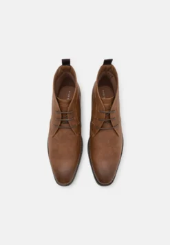 Pier One Stivaletti StringatiCognac Uomo Stivaletti/Stivali PI912M0EB-O11 -Negozio online Pier One Italia 28c3e30b779445e39bae9361fd9887d4 scaled