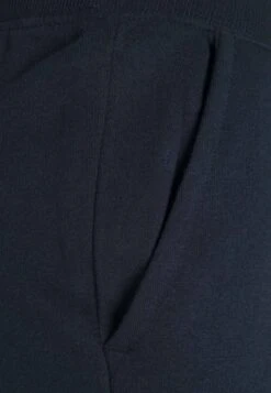Pier One Pantaloni SportiviDark Blue Uomo Pantaloni Sportivi E Joggers PI922E03I-K12 12 Pier One Pantaloni SportiviDark Blue Uomo Pantaloni Sportivi E Joggers PI922E03I-K12 -Negozio online Pier One Italia 294db40ee19a4243baaf7eba5a969a82 scaled