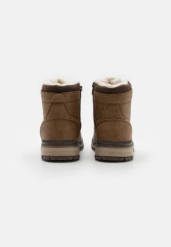 Pier One Stivaletti StringatiDark Brown Uomo Stivaletti/Stivali PI912K09W-O11 -Negozio online Pier One Italia 2b52bc45e3c142b0b1112877bf69e234 scaled