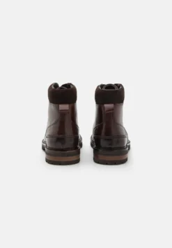 Pier One LeatherStivaletti StringatiBrown Uomo Stivaletti/Stivali PI912K0CG-O11 -Negozio online Pier One Italia 2c4b76df9ca649dab3285629b668f2d5 scaled