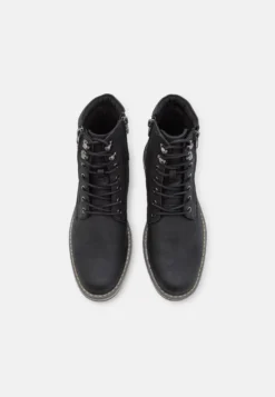 Pier One Stivaletti StringatiBlack Uomo Stivaletti/Stivali PI912K0BN-Q11 9 Pier One Stivaletti StringatiBlack Uomo Stivaletti/Stivali PI912K0BN-Q11 -Negozio online Pier One Italia 2ca846ce18034a84a6254a11184e44b3 scaled