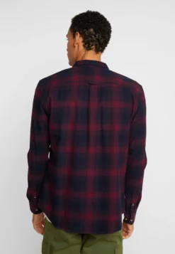 Pier One CamiciaBordeaux Uomo Camicie PI922D07F-G11 -Negozio online Pier One Italia 2d92df123c1c493c84d6b0c65294e63e scaled