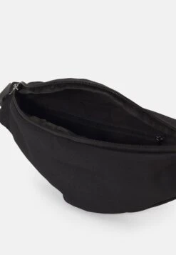 Pier One MarsupioBlack Uomo Borse PI954H02N-Q11 -Negozio online Pier One Italia 31346e2a4e614e92be13399d71ffc238 scaled