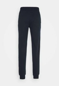 Pier One Pantaloni SportiviDark Blue Uomo Pantaloni Sportivi E Joggers PI922E03I-K12 13 Pier One Pantaloni SportiviDark Blue Uomo Pantaloni Sportivi E Joggers PI922E03I-K12 -Negozio online Pier One Italia 31667b264c8140c69350bb00645e3c02 scaled