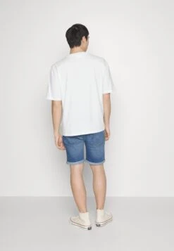 Pier One Shorts Di JeansBlue Denim Uomo Bermuda PI922F04L-K11 -Negozio online Pier One Italia 318517f1c7444bf1bb8820ee2446ff17 scaled