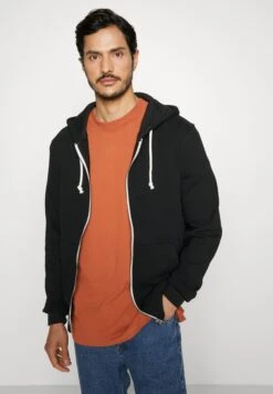 Pier One 2 PackFelpa Con ZipBlack/Mottled Light Grey Uomo Maglieria E Felpe PI922S0HA-Q11 -Negozio online Pier One Italia 3528309c123c4189b5dc1da9c1f9881e scaled