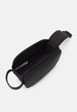 Pier One Unisex - Trousse - Black -Negozio online Pier One Italia 3597b0ba18764e739afce6b352860d65 scaled