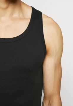 Pier One 3 Pack - Maglietta Intima - Black/Grey/White -Negozio online Pier One Italia 398be07701a64aadb3a852dde6086e46 scaled