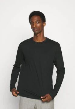 Pier One Maglietta A Manica LungaBordeaux/Black/Dark Blue Uomo T-shirt E Polo PI922O0UM-G11 -Negozio online Pier One Italia 3af96b6c7a86426c9ce4e2aca3571d3f scaled