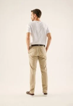 Pier One ChinoBeige Uomo Pantaloni PI922E05D-B11 -Negozio online Pier One Italia 3bce34203e864ec5b0b081a12c6d769c scaled