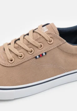 Pier One Unisex - Sneakers Basse - Brown -Negozio online Pier One Italia 3d8d930a9d594a348d328f3c83bbc354 scaled