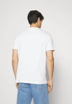 Pier One 3 PackT-Shirt BasicWhite, Black, Dark Green Uomo T-shirt E Polo PI922O0YA-A11 -Negozio online Pier One Italia 3db38ea099834bd3aae2df78d1867a05 scaled