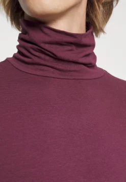 Pier One 2 PackMaglietta A Manica LungaBordeaux/Dark Blue Uomo T-shirt E Polo PI922O0KR-G11 13 Pier One 2 PackMaglietta A Manica LungaBordeaux/Dark Blue Uomo T-shirt E Polo PI922O0KR-G11 -Negozio online Pier One Italia 3fb2c11971d44f1eb83b5092b7ec1576 scaled