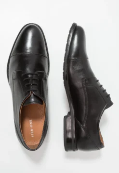 Pier One LeatherStringate ElegantiBlack Uomo Scarpe Con I Lacci PI912M03P-Q11 13 Pier One LeatherStringate ElegantiBlack Uomo Scarpe Con I Lacci PI912M03P-Q11 -Negozio online Pier One Italia 4553c297e29a4481b8d888939e3e386c