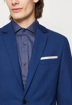 Pier One CompletoBlue Uomo Completi E Cravatte PI922A02G-K11 -Negozio online Pier One Italia 4ac63576ea6f494fa1ab14f846900b96 scaled