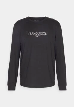 Pier One Maglia Del PigiamaBlack Uomo Per La Notte PI982N00D-Q11 8 Pier One Maglia Del PigiamaBlack Uomo Per La Notte PI982N00D-Q11 -Negozio online Pier One Italia 4accb302d0e4487aae53a8aee73b7c15 scaled