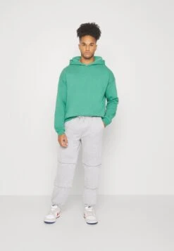 Pier One Pantaloni SportiviMottled Light Grey Uomo Pantaloni PI922E04R-C11 17 Pier One Pantaloni SportiviMottled Light Grey Uomo Pantaloni PI922E04R-C11 -Negozio online Pier One Italia 4b55a72a02594b7681329491fca634c5 scaled