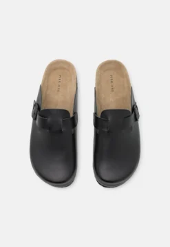 Pier One Leather Unisex - Pantofole - Black -Negozio online Pier One Italia 4c2c459ed10b4062bddc395a16224153 scaled