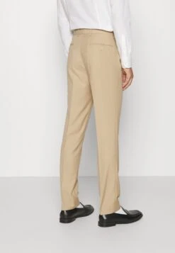 Pier One CompletoBeige Uomo Completi E Cravatte PI922A02G-B11 -Negozio online Pier One Italia 4c73200ac6d84146ae47d99a4e0db4df scaled