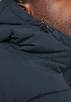 Pier One Giacca InvernaleDark Blue Uomo Giacche PI922T04D-K11 -Negozio online Pier One Italia 4f0c6771d0ff4f2fa15eebb6278aae79 scaled