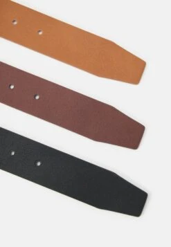 Pier One 3 Pack UnisexCinturaBlack/Brown/Cognac Uomo Cinture PI954D01N-Q11 6 Pier One 3 Pack UnisexCinturaBlack/Brown/Cognac Uomo Cinture PI954D01N-Q11 -Negozio online Pier One Italia 5093dbbd357b48f4906cc633ff9bf4ec scaled