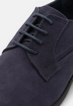 Pier One StringateDark Blue Uomo Scarpe Con I Lacci PI912M0D4-K11 -Negozio online Pier One Italia 52b68144396a4445b99d14bc2f206ec7 scaled