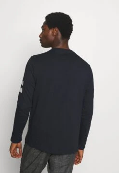 Pier One Maglietta A Manica LungaDark Blue Uomo T-shirt E Polo PI922O0R6-K11 -Negozio online Pier One Italia 53072bdb54a1435da7e55ce1ba6ee9b5 scaled