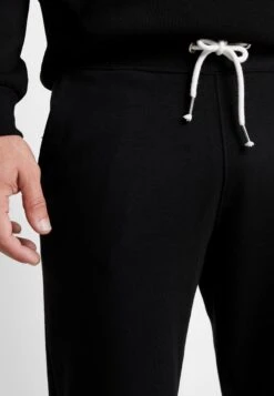 Pier One 2 PackPantaloni SportiviBlack/Mottled Light Gre Uomo Pantaloni PI922E03K-Q11 9 Pier One 2 PackPantaloni SportiviBlack/Mottled Light Gre Uomo Pantaloni PI922E03K-Q11 -Negozio online Pier One Italia 537aeb95a2294356950729136c28cfaf scaled