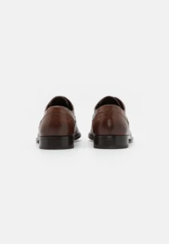 Pier One Stringate ElegantiCognac Uomo Scarpe Eleganti PI912M0CI-O11 -Negozio online Pier One Italia 587728e46d90429fa8be3945cb2a9622 scaled