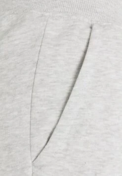 Pier One 3 PackPantaloni SportiviMottled Light Grey/Mottled Dark Blue/Black Uomo Pantaloni PI922E040-C11 -Negozio online Pier One Italia 58caa3db374b4ce39703a992d5c2b59c scaled