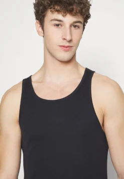 Pier One 5 PackMaglietta IntimaBlack Uomo Intimo PI982Q00D-Q12 -Negozio online Pier One Italia 58e14c44bde04a54805bc749257bc7b6 scaled