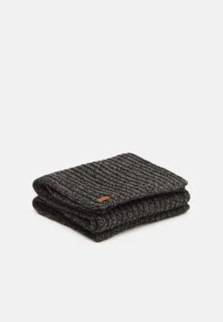 Pier One SetSciarpaDark Grey Uomo Foulard E Sciarpe PI952G01R-C12 -Negozio online Pier One Italia 5ae5e4ca5c9d47838ce8687802b0e3b2 scaled
