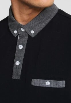 Pier One PoloBlack Uomo T-shirt E Polo PI922PA09-Q11 -Negozio online Pier One Italia 5c2c5ffdbcde46bf85aa476118ab16ee