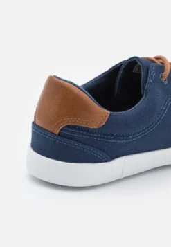 Pier One Sneakers BasseDark Blue Uomo Sneaker PI912O03F-K11 -Negozio online Pier One Italia 5e7fb78c988645d19d7120b5a9b87e53 scaled