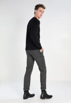 Pier One MaglioneBlack Uomo Maglieria PI922Q00A-Q11 -Negozio online Pier One Italia 675afff738254777bfb69195257fb8da