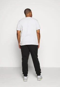 Pier One Pantaloni SportiviBlack Uomo Pantaloni PI922E03U-Q11 7 Pier One Pantaloni SportiviBlack Uomo Pantaloni PI922E03U-Q11 -Negozio online Pier One Italia 699521bb2749412dbeafcb45a7d1ceb2 scaled