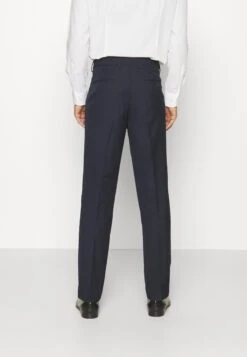 Pier One CompletoDark Blue Uomo Completi E Cravatte PI922A02I-K11 -Negozio online Pier One Italia 69df4f40146e4566b21c38ed609df5c8 scaled