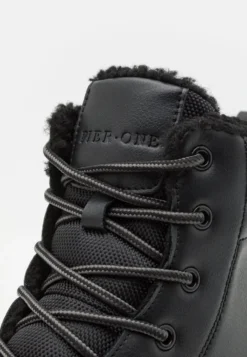 Pier One LeatherStivaletti StringatiBlack Uomo Stivaletti/Stivali PI912K0B3-Q11 -Negozio online Pier One Italia 6a12d188b7c74fe69f7bc075a3b6a364 scaled