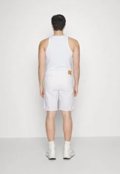 Pier One Colored Twill White DenimShorts Di JeansWhite Denim Uomo Bermuda PI922F05D-K11 7 Pier One Colored Twill White DenimShorts Di JeansWhite Denim Uomo Bermuda PI922F05D-K11 -Negozio online Pier One Italia 6fb902e0dcfa488a9a60ba7e359e011c scaled