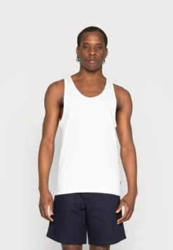 Pier One 3 PackTopGreen / White / Light Blue Uomo T-shirt E Polo PI922O0V8-M11 -Negozio online Pier One Italia 71558818dd1f431fb6854b16a53b7547 scaled