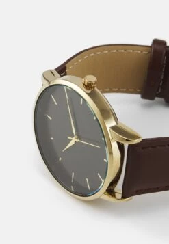 Pier One OrologioBrown Uomo Orologi PI954M00N-O11 7 Pier One OrologioBrown Uomo Orologi PI954M00N-O11 -Negozio online Pier One Italia 72d2925f58f047d59e974d7b6a37ab59 scaled