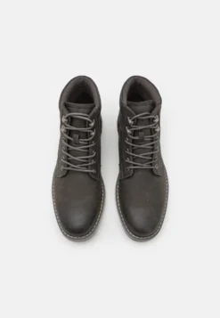 Pier One Stivaletti StringatiGrey Uomo Stivaletti/Stivali PI912K0B0-C11 -Negozio online Pier One Italia 777f294f69bd415a8bf5a405af7d689e scaled